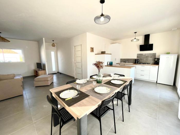 Maison neuve 2 chambres - À pied du centre-bourg - FR-1-231-345