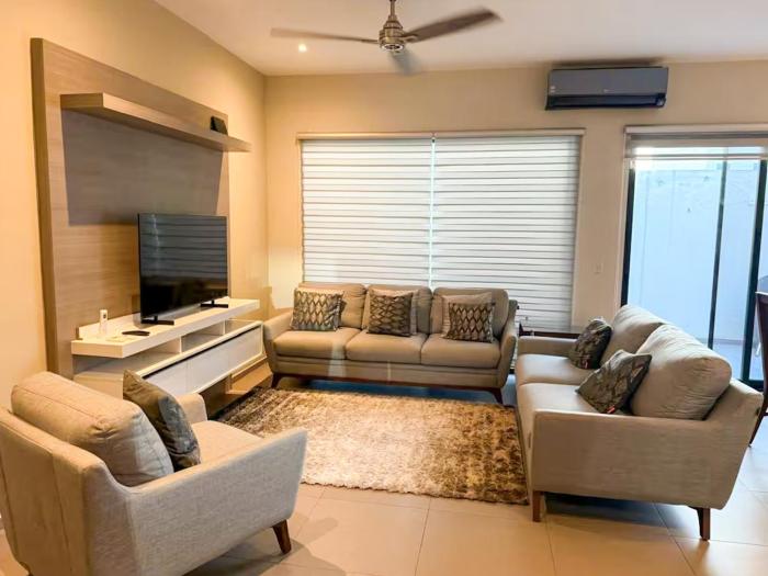 Casa completa 3 recamaras cerca de Nuevo Costco