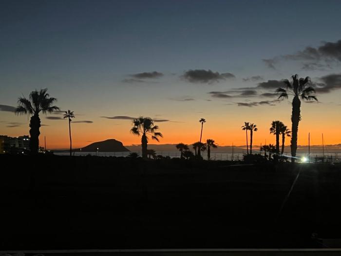 Golf del Sur Apartment - magnificent panorama of the ocean, el Teide, and Montaña Roja