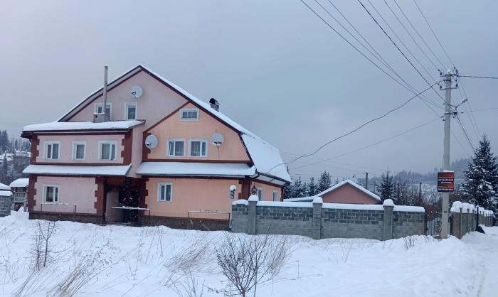 "Різьбярська садиба"