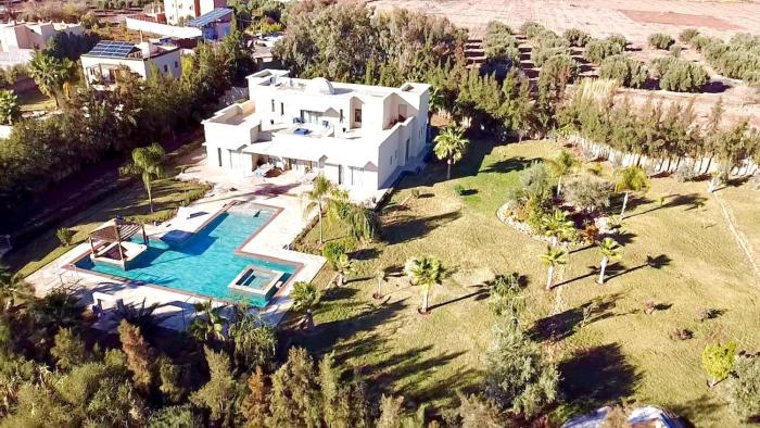 Luxury Villa with Private XXL Pool