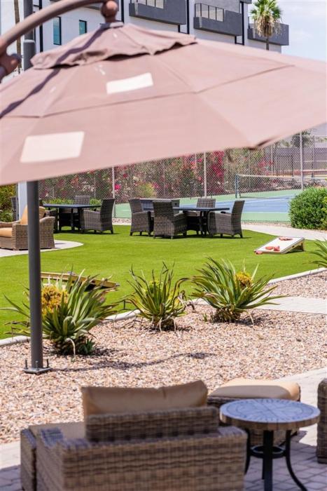 244 Fully Furnished 1BR Suite-Pet Friendly