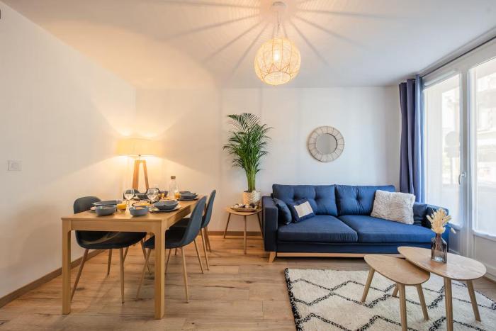 Le Bleuet Train Station Tram Parking Air Conditioning