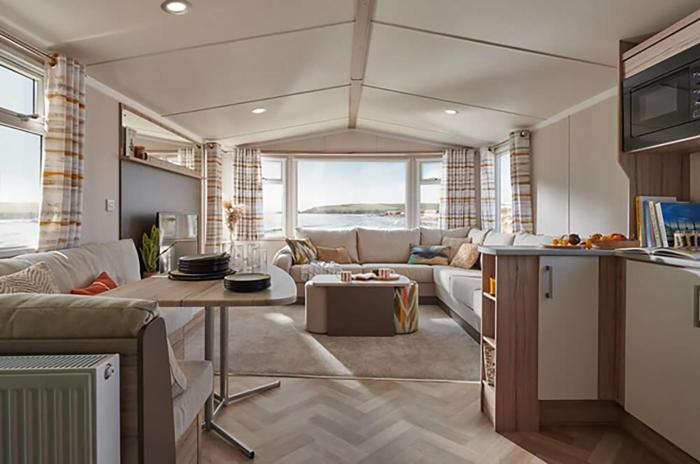 Heather View Essential Clover Caravan Pet 3