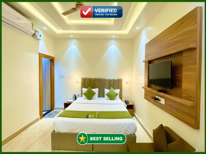 HOTEL LUXURY BANARAS Palace Inn - Near Shree Vishwanath Temple- Wi-Fi- Restaurant and Room Service - Fully Air Conditioning Rooms- Best Family Hotel In Varanasi