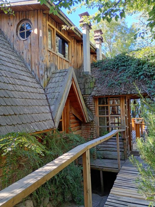 Casa Patagónica con Vista al Lago y Jardín Ideal Familias en Bariloche