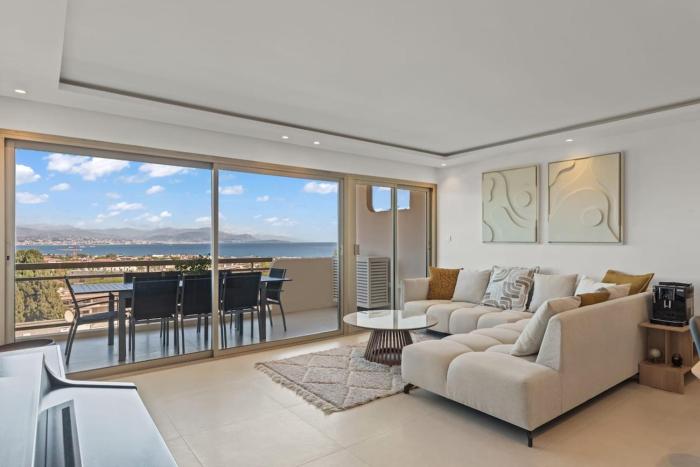 Vue Exceptionnelle Mer et Montagne , Piscine et Tennis