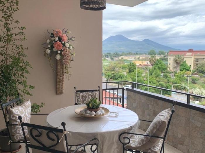 Una finestra sul Vesuvio