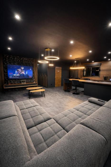 Villa design, piscine chauffée et jacuzzi