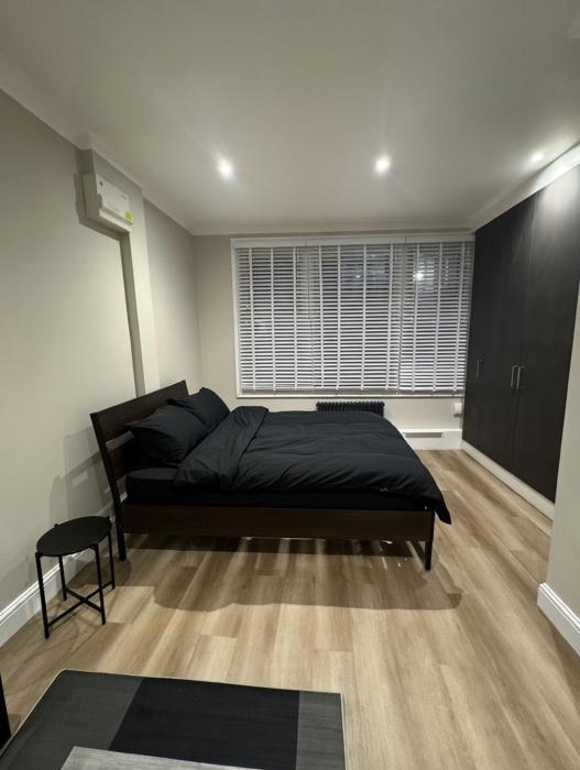 Sleek studio apartment in Shoreditch