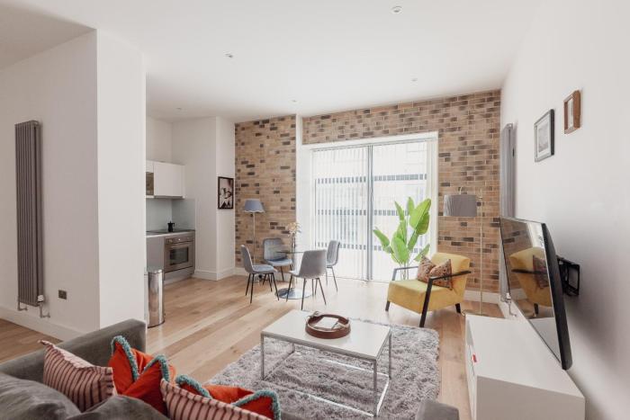 Spacious 2BR 2BA Flat nr Camden Kings Cross