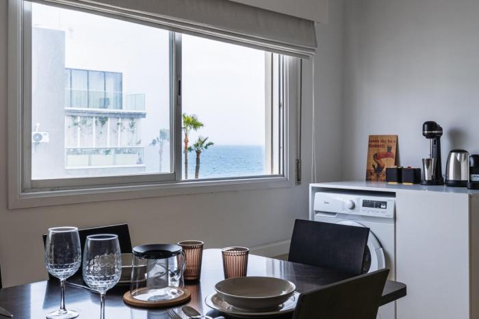 Beach Front 2BDR with Sea View Balcony