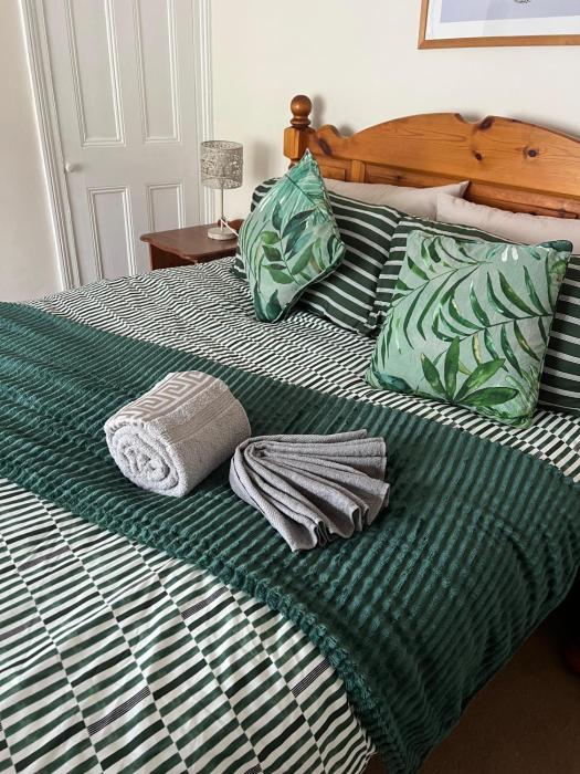 Free Parking 3-Bedroom House Near York Town