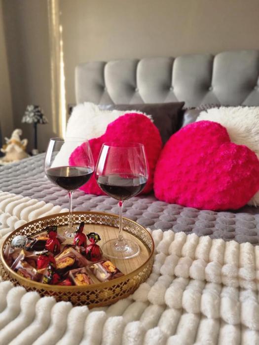 Few Steps to the Bay