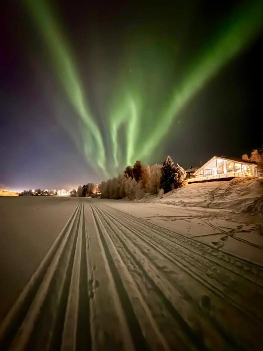 Aurora Arctic Riverside Villa