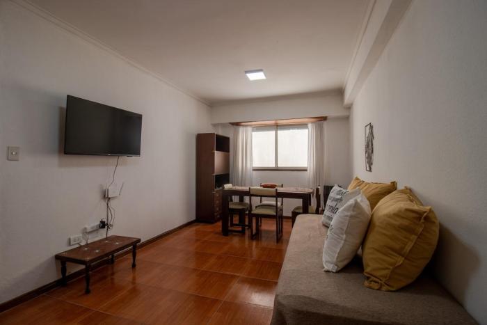 Falucho y Corrientes - Plaza Colón