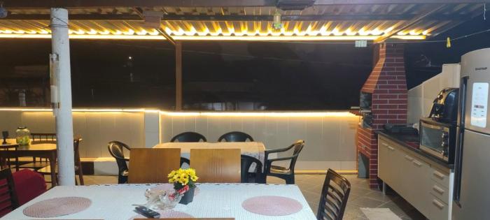 Apto aconchegante com duas suítes e churrasqueira