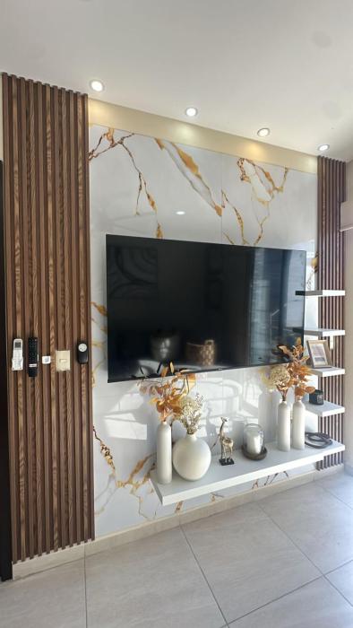 Modern apartment overlooking the ocean in front of the esplanade