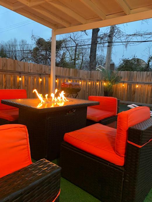 Midtown Retreat, 4mi to Downtown & Large Private Deck