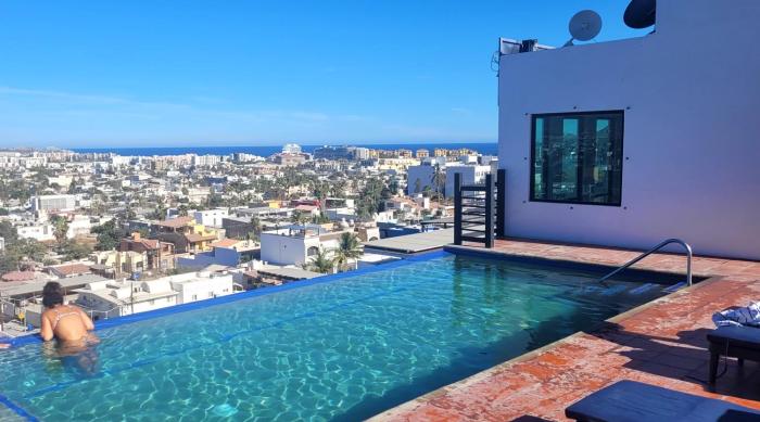 Ocaso Haus - King Penthouse Retreat