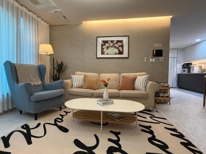 Newly opened - AurYeon - 7min walk from Yeonsinnae station line3, 6, GTX-A, neat&cozy,free parking, Wifi, Netflix