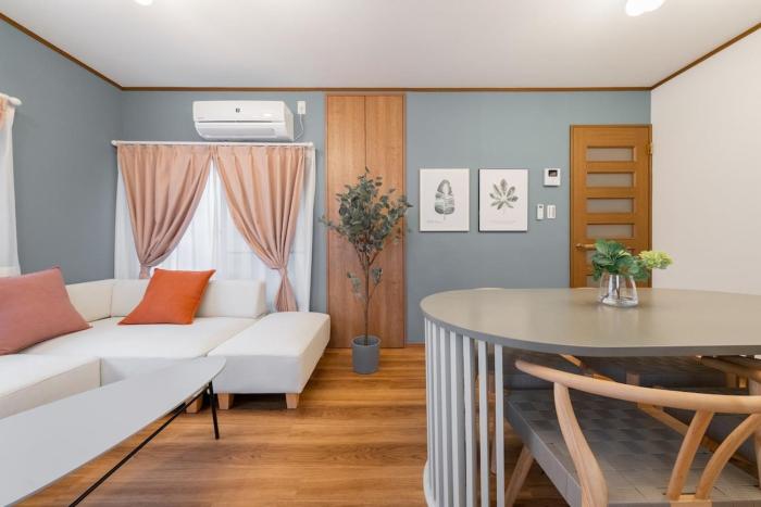 大阪駅まで1分 無料駐車場2台 寝室4部屋ベッド7台 最大11名利用