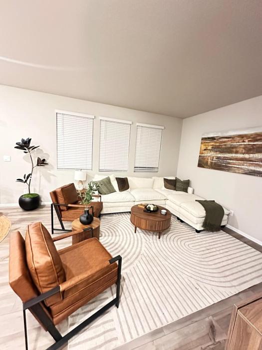 New Vacation Home 10 min walking distance from Gaylord Hotel