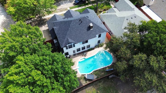 Grand 6BR 2B Home with Pool Grill & Game Room