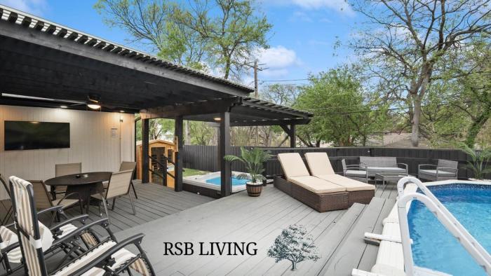 Panoramic 4BR 3B Home with Pool Grill Sauna & Game Room