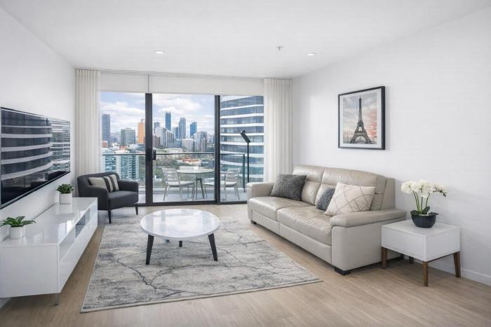 Modern 2BR apartment in the heart of Broadbeach