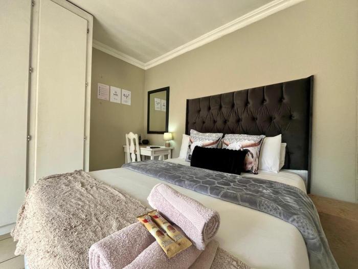 OR Tambo Stay Unit 4