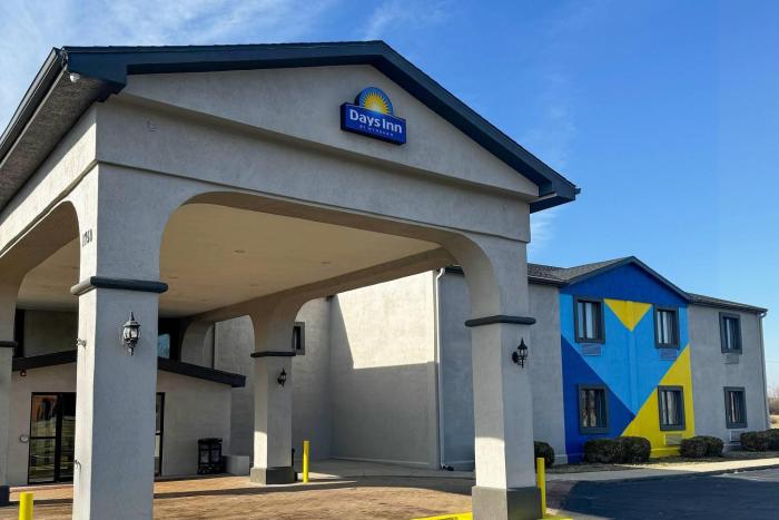 Days Inn by Wyndham Lincoln, IL Route 66