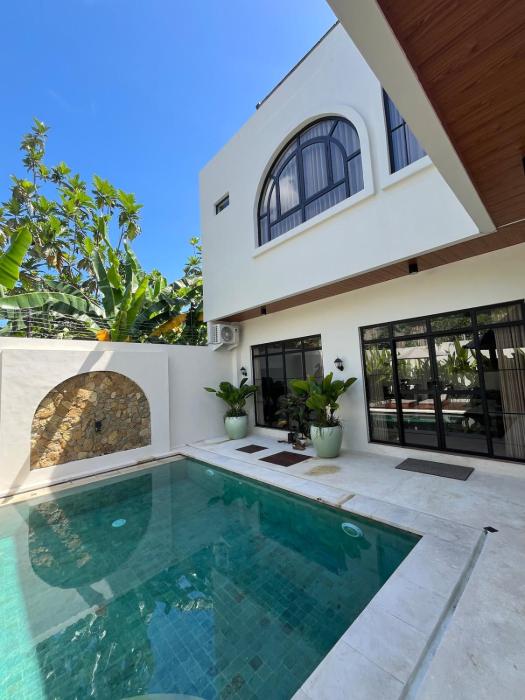 Casa Andaluz 2 Canggu - 2BR Stable View Pool Villa
