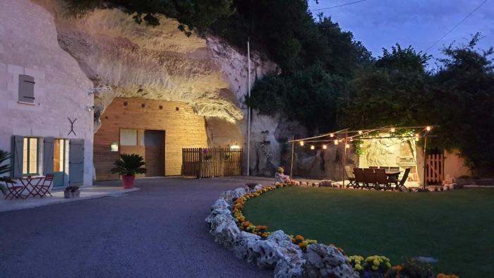 Gîte troglodyte à 15 min du Futuroscope