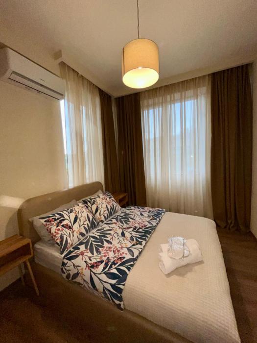 Central Cozy 2-Bedroom