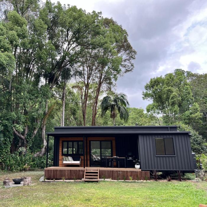Designer Tiny home in Crabbes Creek