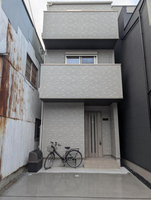 U & ME 10 mins from Tengachaya Station 3 Floor