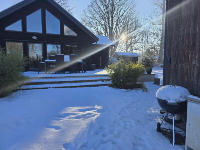 Newly built cottages with jacuzzy and sauna