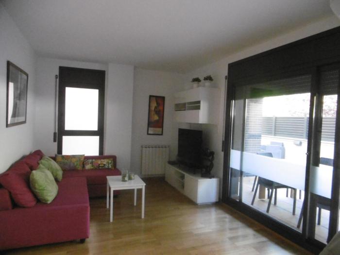 Amplio apartamento con piscina y aire acondionado