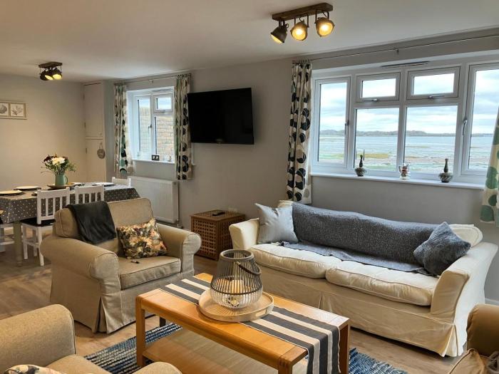 3 Bed in Havant oc-t34675