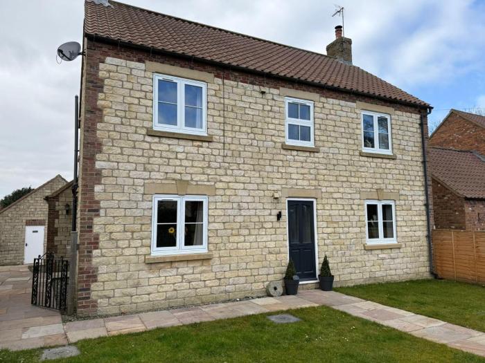 4 Bed - Sleeps 10 - Pets - Parking - Games Room