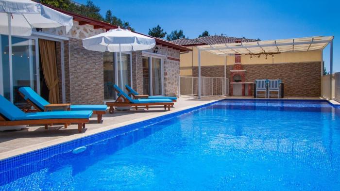 Secluded Villa Private Pool Jakuzzi in Uzumlu Village