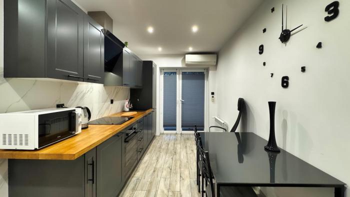 Komfortowe mieszkanie z prywatnym parkingiem