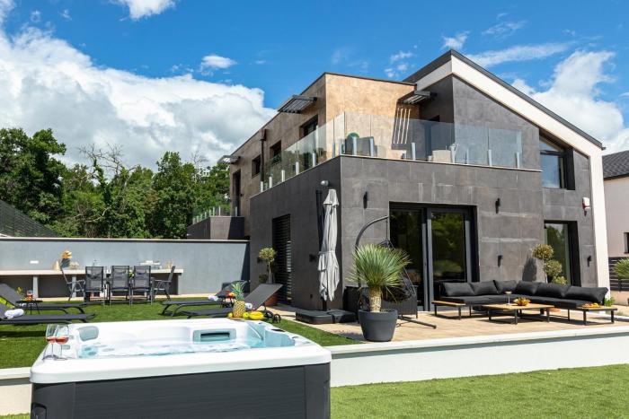 Villa Porte Verde - Private Pool and Jacuzzi