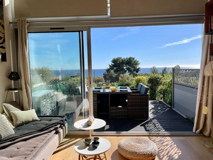 AC, garden with sea view, private parking, swimming pool