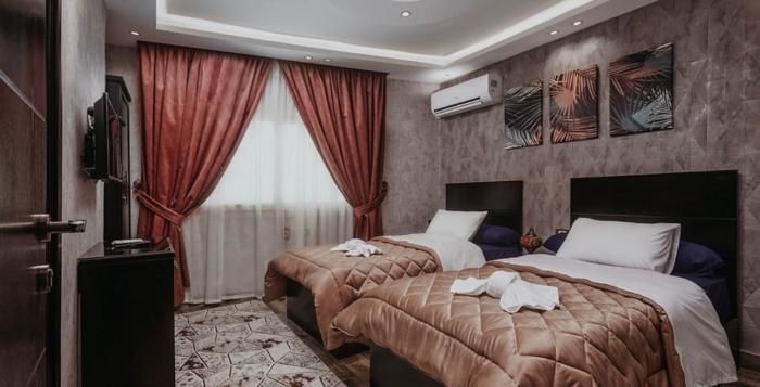 solis pyramids hotel