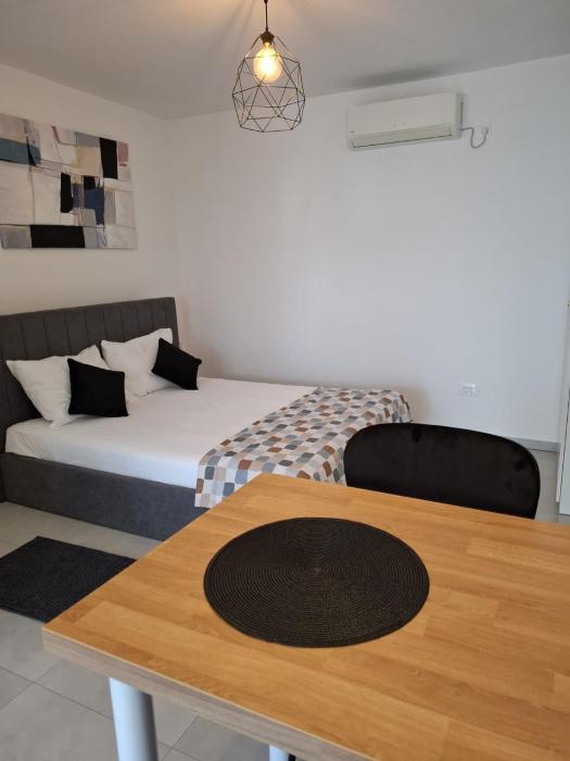 Studio apartment Karmen