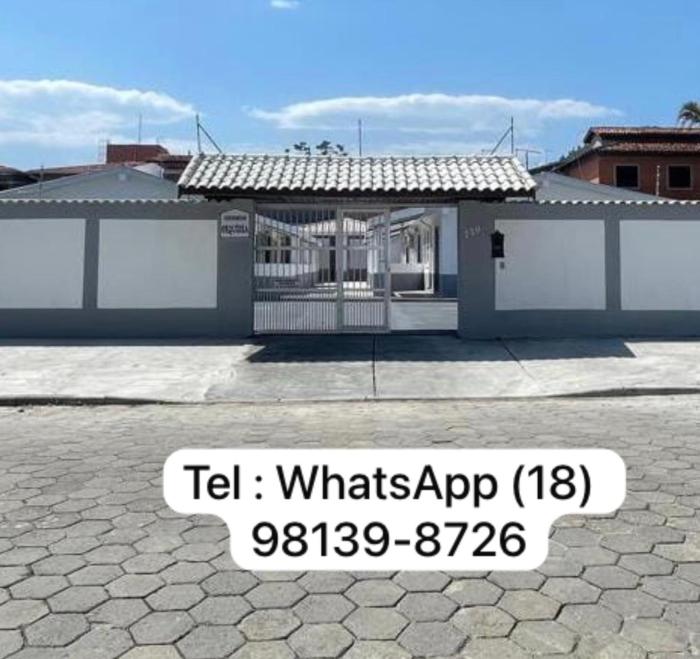 Casa de Praia Martim de Sá-700 metros - Com 05 camas -sendo uma de casal -02 vagas de Garagem e entrada individual- Roupa de cama -Ventiladores