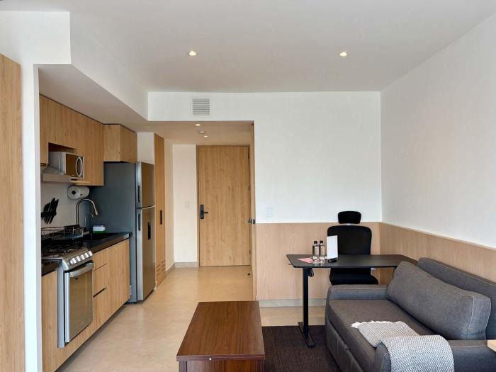 Engaging Loft with Balcony in Tabacalera