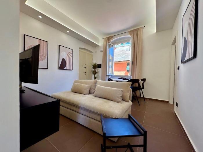 Modern Apartment - 5 Min to Beach & Port